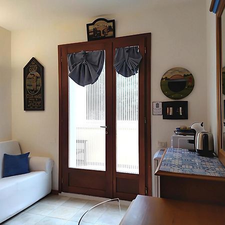 Golf & Sea Residence Is Molas พูลา ภายนอก รูปภาพ