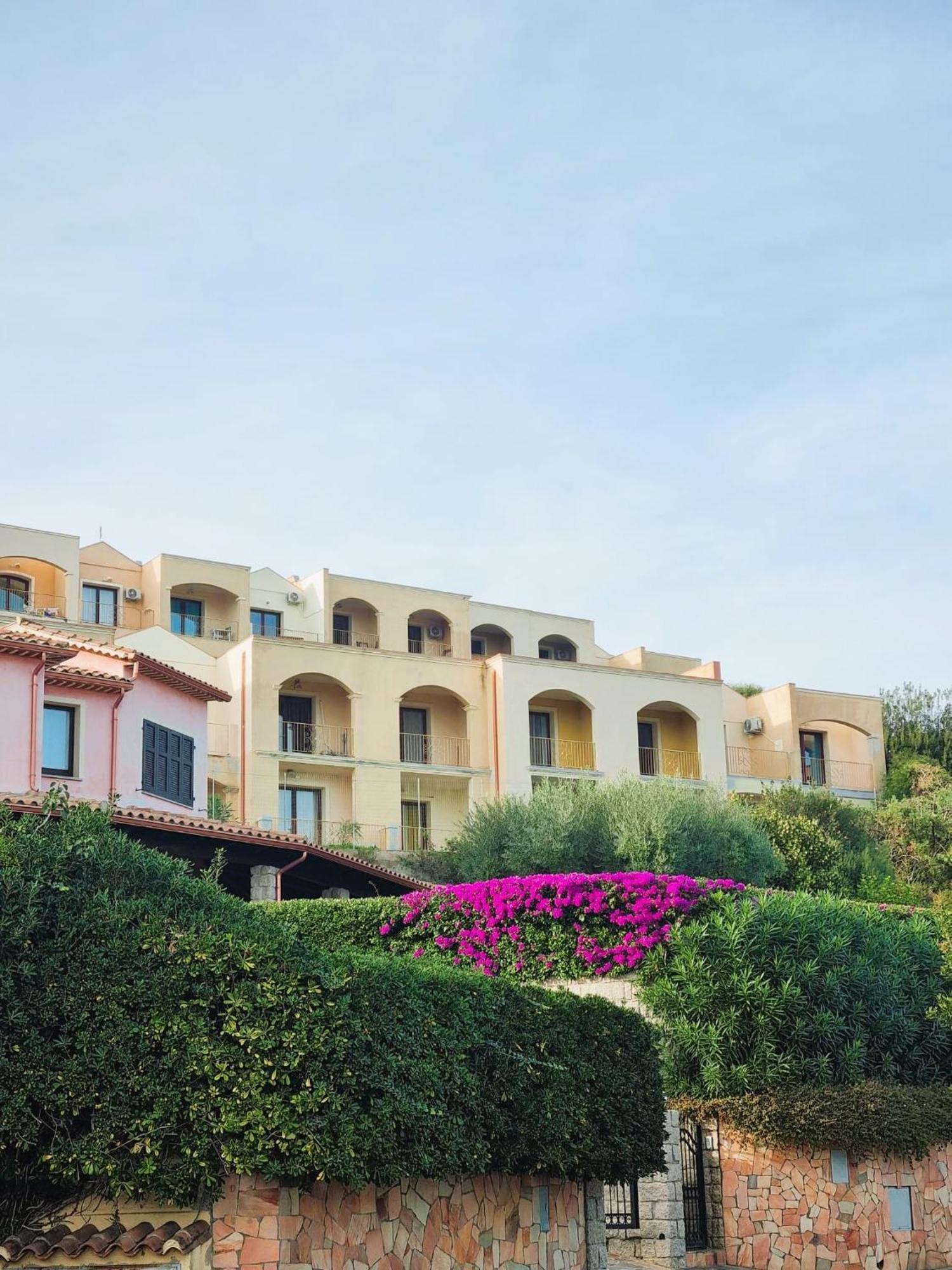 Golf & Sea Residence Is Molas พูลา ภายนอก รูปภาพ